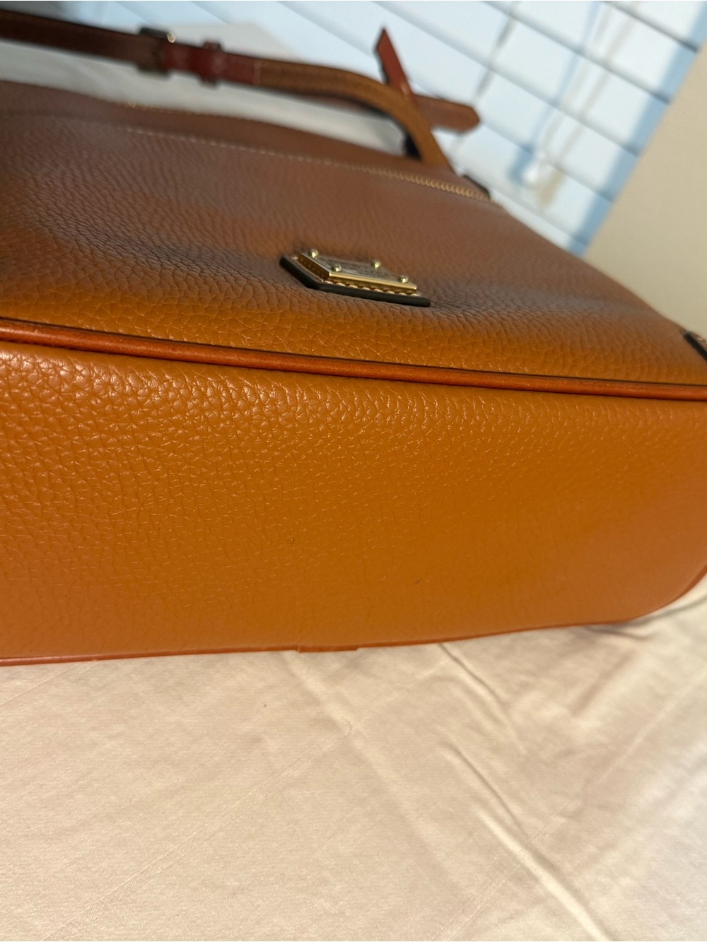Dooney & Bourke Caramel Pebble Leather Crossbody Bag - Picture 3 of 6